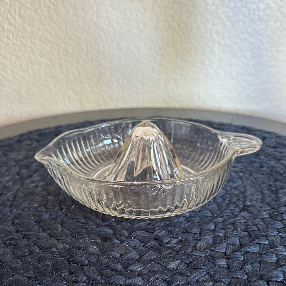 Clear Glass Citrus Juicer